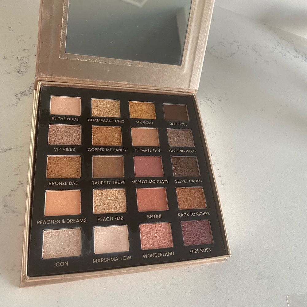 ICONIC London Day to Slay Eyeshadow Palette